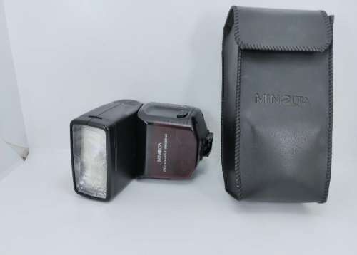 Minolta Dynax 600si Classic SLR Film Camera, Loads of Extras, Extra Lens, see full Description!!