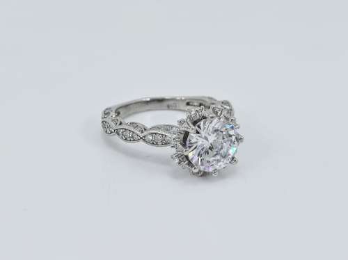 Solid 925 Silver Designer Solitaire Style Ring with Cubic Zirconia, Brand new!!