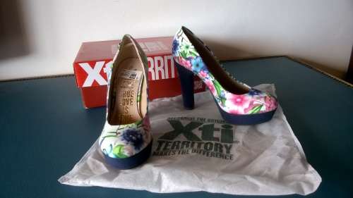 New XTi high heel shoes from Spain size 35