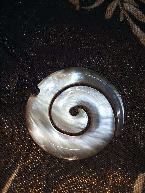 Chain with mother of pearl Pendant