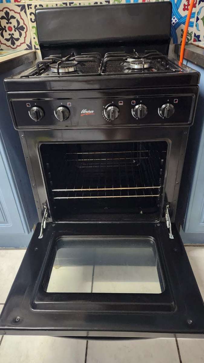 Univa 4 Burner Gas Stove Black 600mm UG016BI