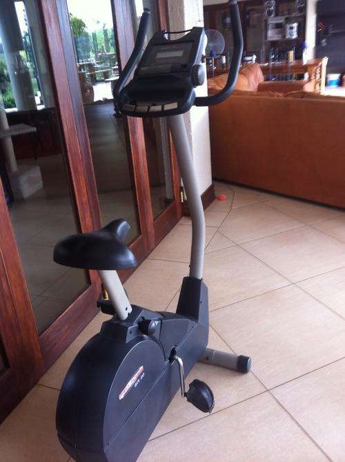 EKG FITNESS APERATUS