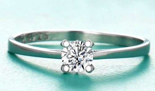 Genuine 925 Sterling Silver cr.diamond Solitaire Engagement Ring - Size 5