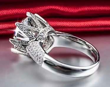 **R3200.00** Extraordinary 5.52ct Cr.Diamond Designer Solitaire Ring - Size 6 / L+