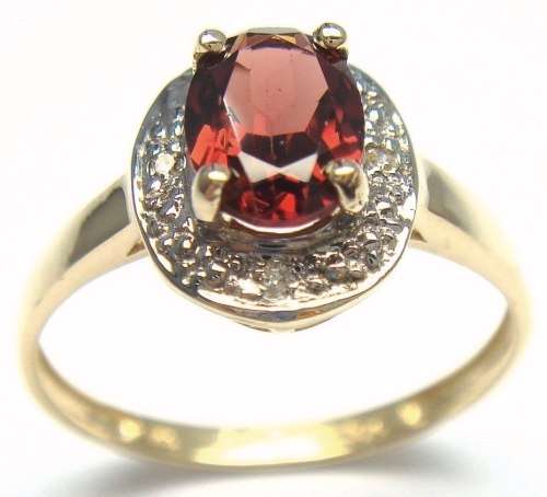9ct SOLID GOLD RING 0.82CT NATURAL GARNET AND DIAMONDS. SIZE N+ (7)