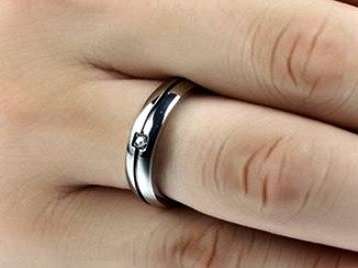 LAST ONE FOR CHRISTMAS!!! 316L Stainless Steel ring 5MM with CZ. Size 11 / W / 20.5mm