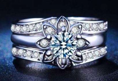 Sensational 0.88ct Cr.Diamond and Accents Flower Wedding Ring Set- Size 8 / P+/ 18mm
