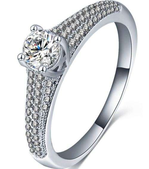 Gorgeous! 1.52ct Cr.Diamond and Accents Engagement Ring- Size 6 / M / 16.3mm