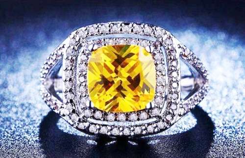 UNBELIEVABLE!! 3.87ct Canary Yellow and Sparkling White Cubic Zirconia Ring. Size 7 / O