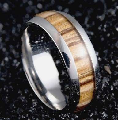 MENS INSPIRED WOOD INLAY 316L STAINLESS STEEL BAND. RING SIZE 10 / T-U