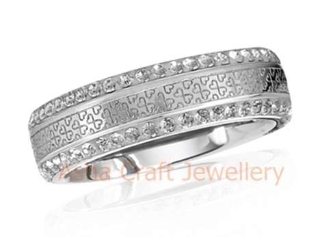 LADIES Eternity CZ Stainless Steel Wedding Band. Ring size 5 / J+ / 15.9mm