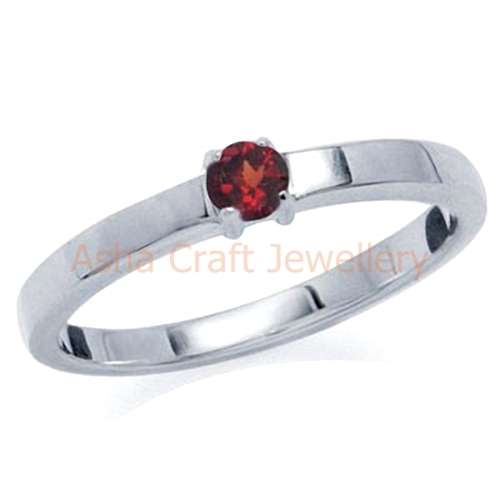 ~FREE SHIPPING~ Genuine, REAL, Solid, 925 Sterling Silver Ring, Genuine Garnet. Size 5.5