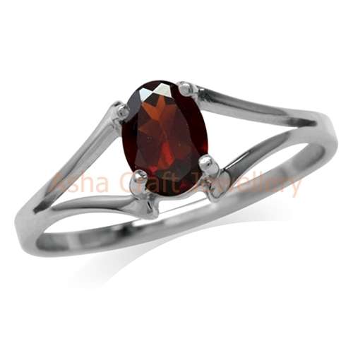 ~FREE SHIPPING~ Genuine, REAL, Solid, 925 Sterling Silver Ring, Genuine Garnet. Size 4.5