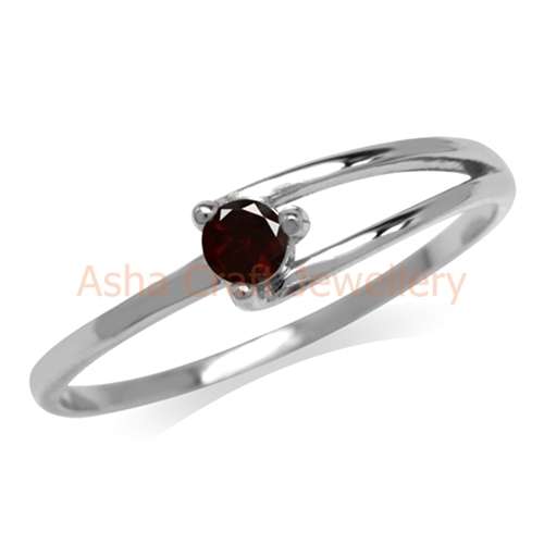 ~~*STER-LING-SIL-VER*~~ Genuine, REAL, Solid, 925 Sterling Silver Ring, Natural Garnet. Size 6