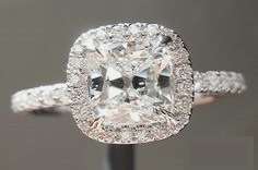 SENSATIONAL! ROUND CUT 2.52CT CR.DIAMOND HALO ENGAGEMENT RING - Size 7/O