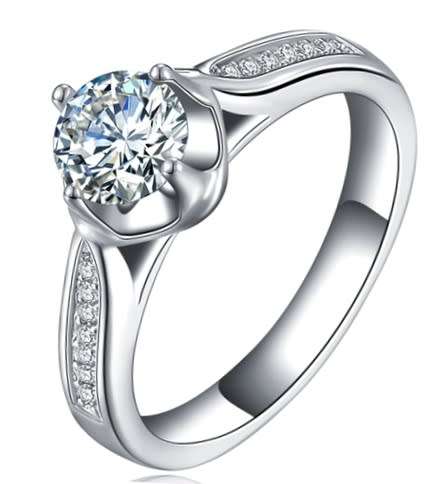BEAUTIFUL!!! 0.99ct Cr.Diamond Solitaire and Accents Engagement Ring. Size 9/S/19.0mm