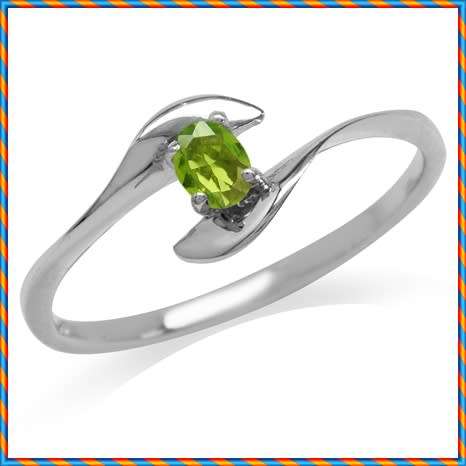 Pretty 0.21ct Sim Peridot Ring 925 Sterling Silver. Size 6 / M / 16.5mm