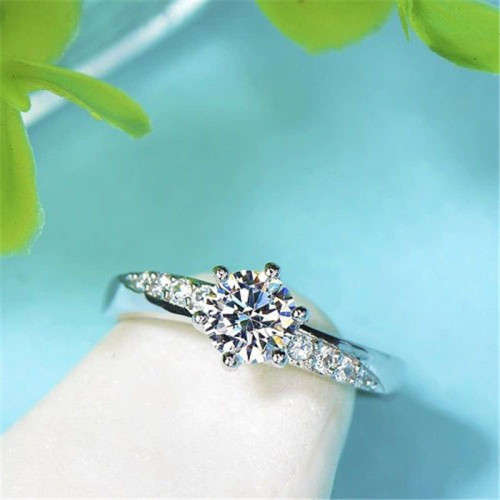 1.16ct Cr.Diamond Solitaire Prong and Accents Engagement Ring. Size 7 / N+ / 17.3mm