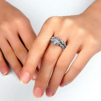 Exquisitely detailed Cr.Diamond Engagement & Wedding Ring Set. Size 8 / Q