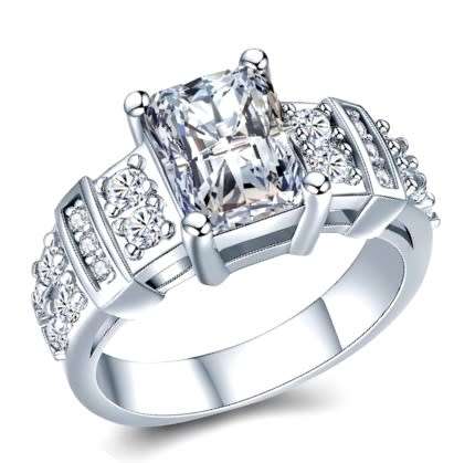 BLACK FRIDAY DEAL | Ladies Cr.Diamond Engagement Ring. Size 8 / Q / 18mm