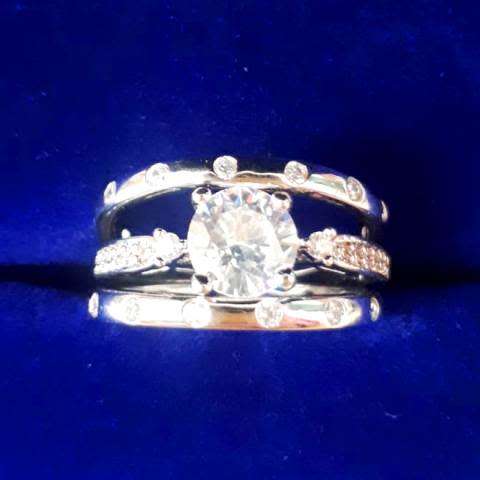 SENSATIONAL! 2.11ct Solitaire & Accents Engagement Ring Set. Size 7.75 | P