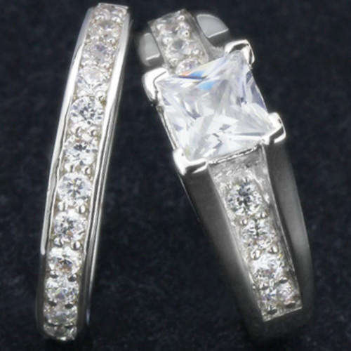 Extraordinary 2.04 Carat Cr. Diamond Princess with Accents Ring Set