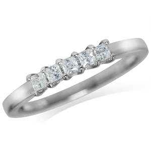 Exquisite 0.30 Carat Cr. Diamond Princess Cut Anniversary / Engagement Ring