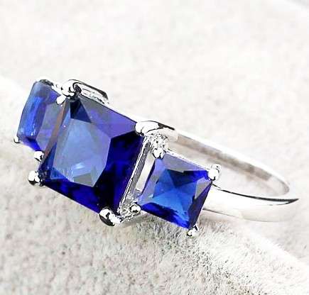 BRAND NEW 3.00ct Cr. Sapphire Trilogy Ring. Size 8/Q