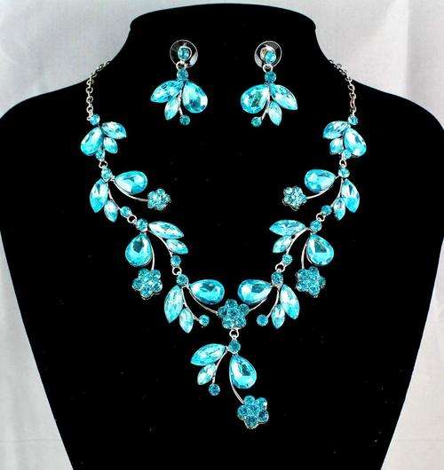 Stunning Statement Necklace, Bracelet and Earrings set. Exquisite!!