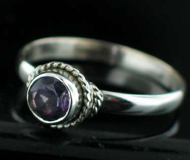 PRE-CHRISTMAS SALE: Size 7 / O - Genuine 0.40ct Amethyst Handcraft .925 Solid Silver Ring