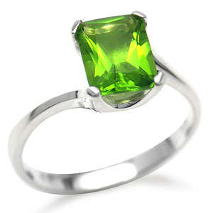 Size 9 / R - Brand New Gorgeous 2.50ct Peridot CZ Ring made in .925 Solid Sterling Silver