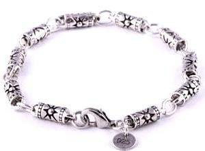 22.3 grams! Beautiful 925 Solid Sterling Silver Bracelet. A MUST HAVE!