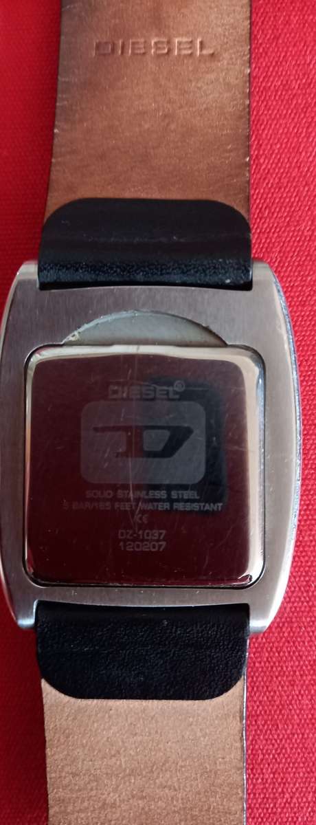 Diesel watch (  5 bar )