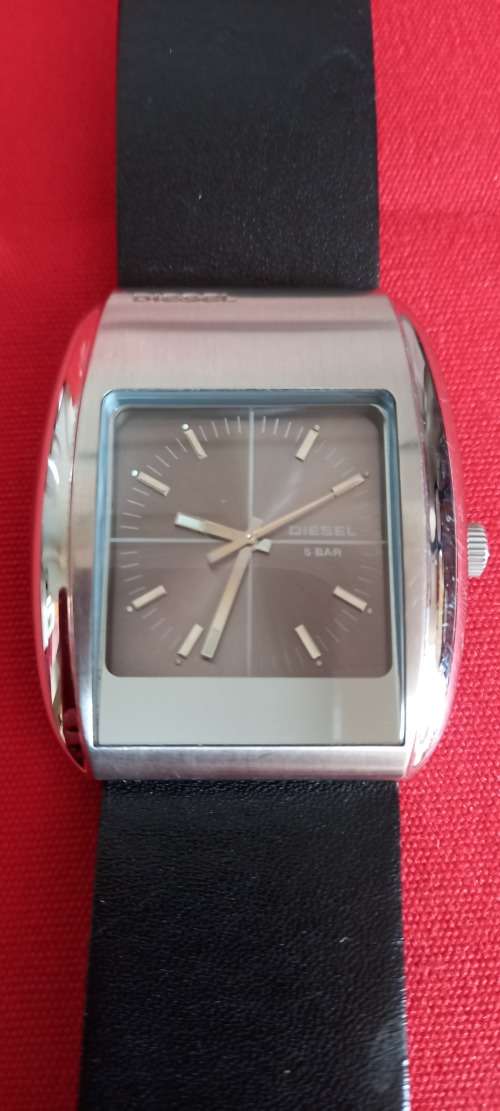 Diesel watch (  5 bar )