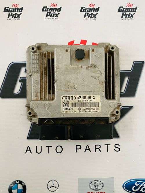 AUDI VW PASSAT 2.0 FSI ECU COMPUTER BOX 06F906056 CJ 0261S02044 MED9.5.10