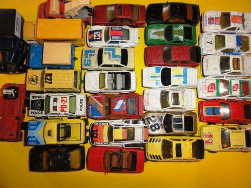 MATCHBOX CAR LOT-29 CARS- TOPS DAMAGED FROM DISPLAY DUST AND WEATHERING