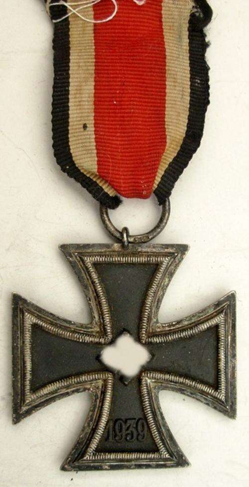 ORIGINAL 1939 WW2 GERMAN IRON CROSS WITH RIBBON 2nd CLASS (NUMBERED)