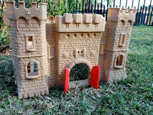 1995 Redbox Medieval Castle