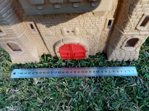 1995 Redbox Medieval Castle