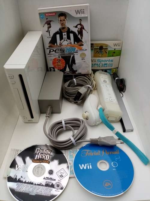 Nintendo Wii Bundle with games and accessories