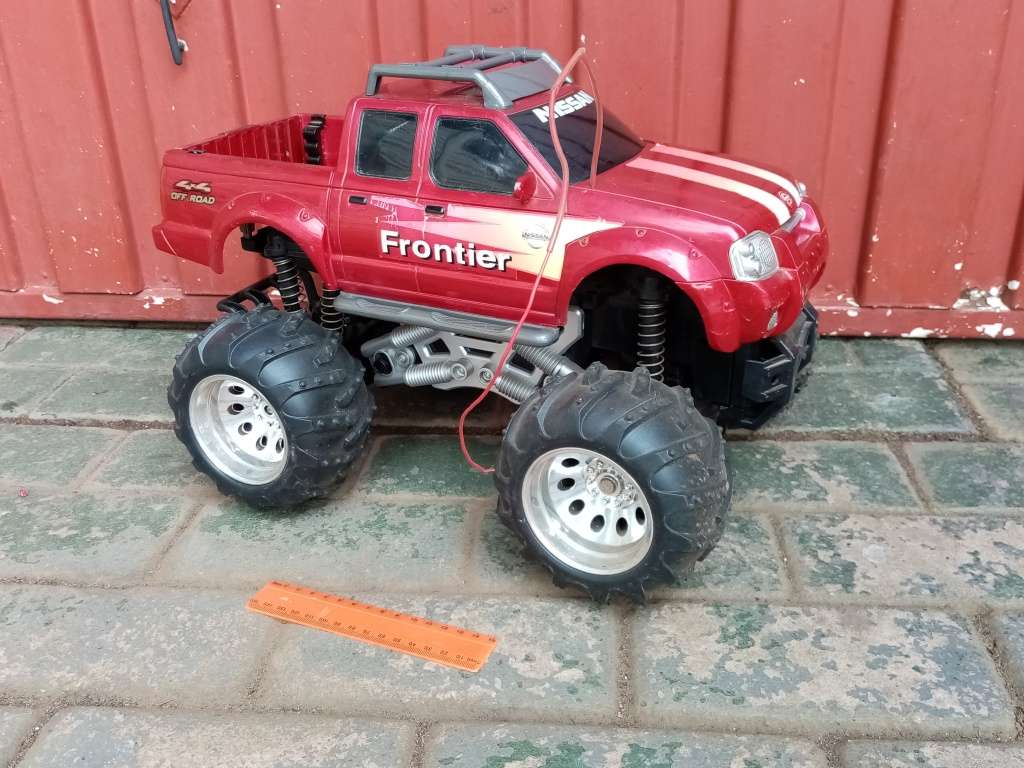Massive 4 x 4 Truck Radio Control Truck