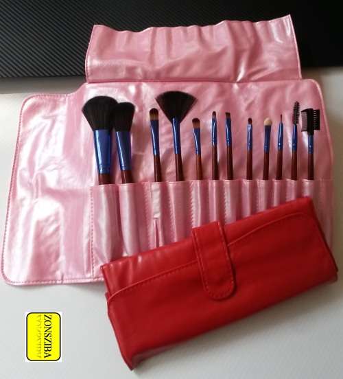 HIGH QUALITY PROFESSIONAL MAKE-UP BRUSHES IN A SOFT FAUX LEATHER POUCH!!!