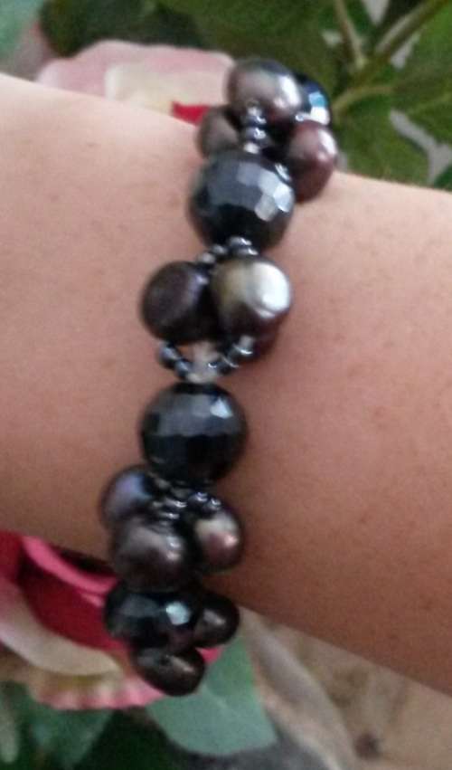 BEAUTIFUL MOTHERSDAY BRACELET FROM GENUINE FRESH WATER PEARLS AND BEADS!!!