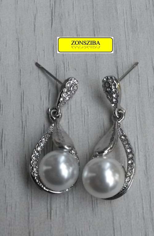 OLD HOLLYWOOD GLAMOROUS EARRINGS!!!