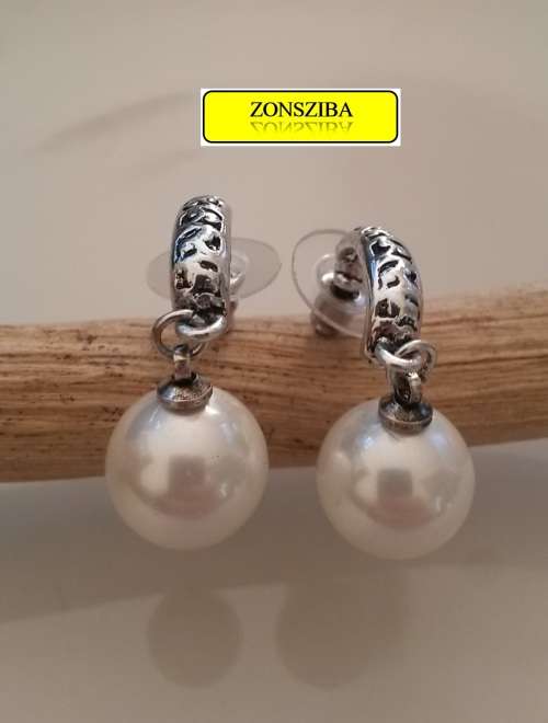 GORGEOUS FASHION PEARL EARRINGS!!!