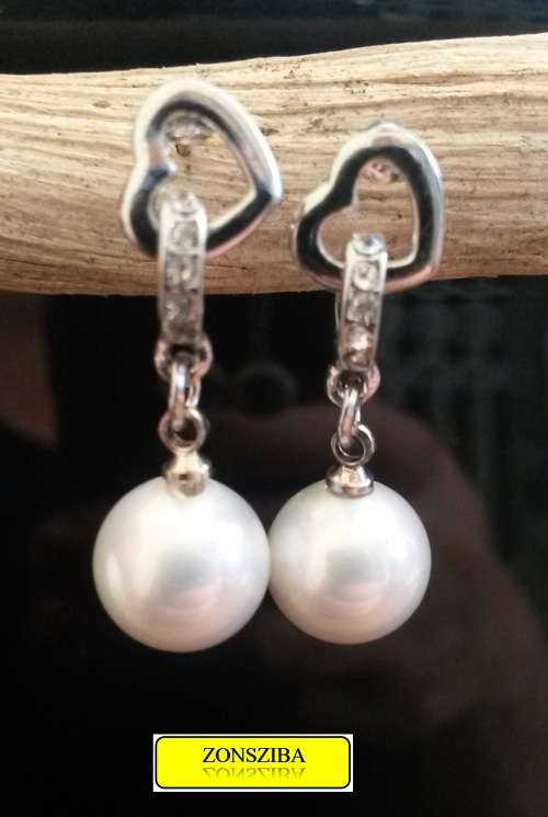 PETITE AND VERY PRETTY EVERYDAY EARRINGS!!!