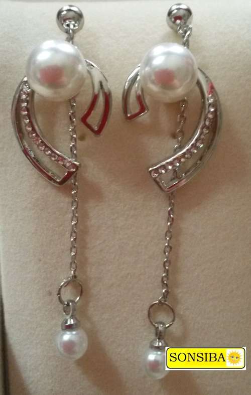 ELEGANT AND STYLISH EARRINGS!!!