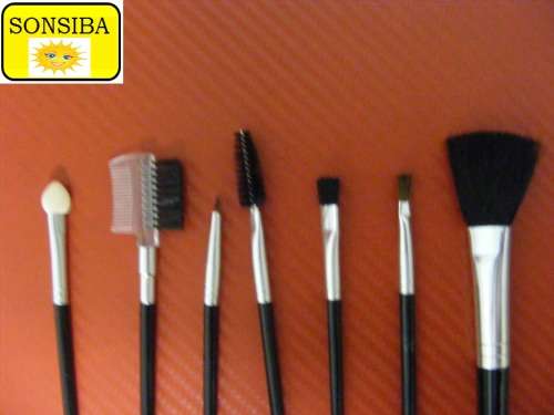 training TRAVEL MAKE-UP BRUSHES SET!!!