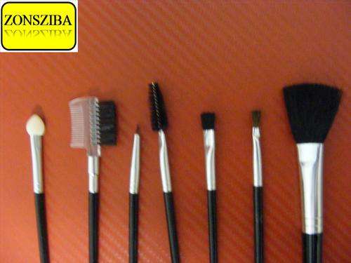 TRAVEL MAKE-UP BRUSHES SET!!!