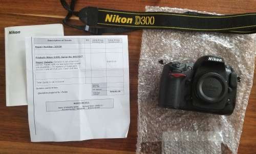 Nikon d3000 Camera Body  - PARTS ONLY